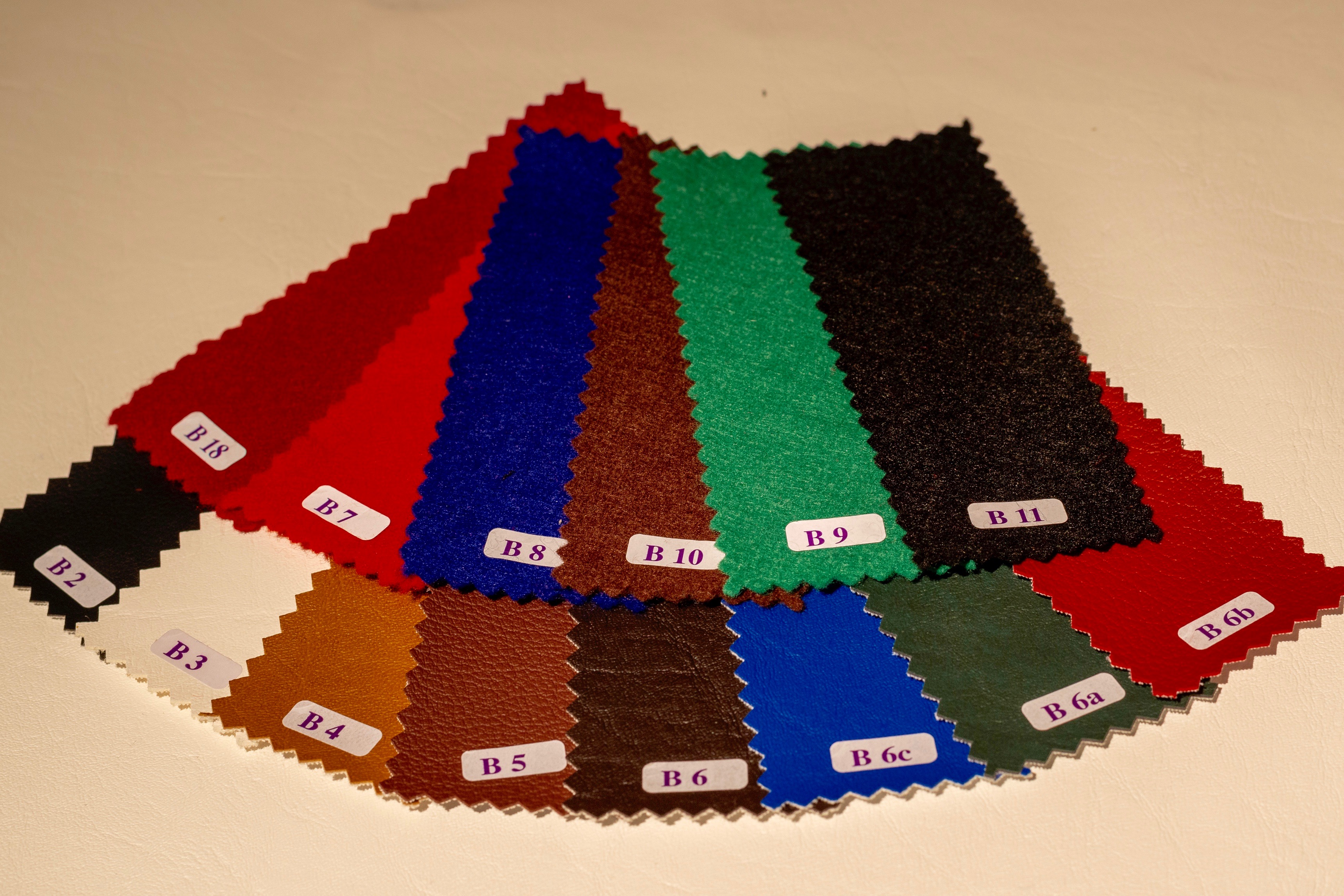 Taffijn Hoes voor clavacimbel imitatieleer met ingenaaide vilt (zwart/zwart) Taffijn Hoes voor clavacimbel imitatieleer met ingenaaide vilt (zwart/zwart)