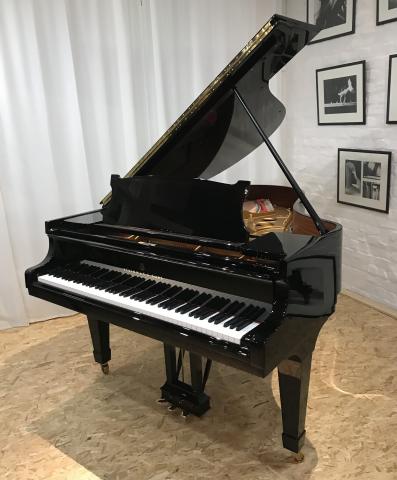 Steinway & Sons S 285659